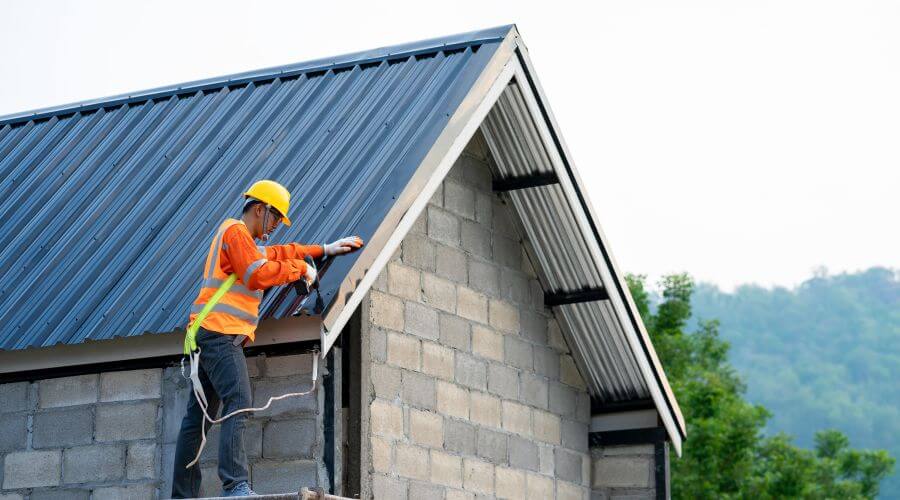 Expert Emergency Roof Repairs services in Clio, MI